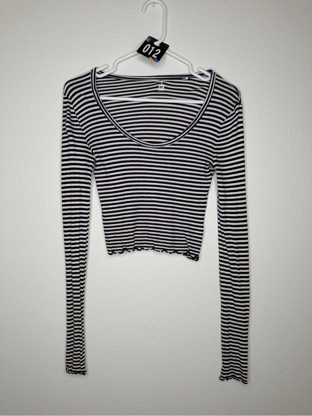 Me to We Essentials Black & White Striped Ribbed Long Sleeve Crop Top – Small